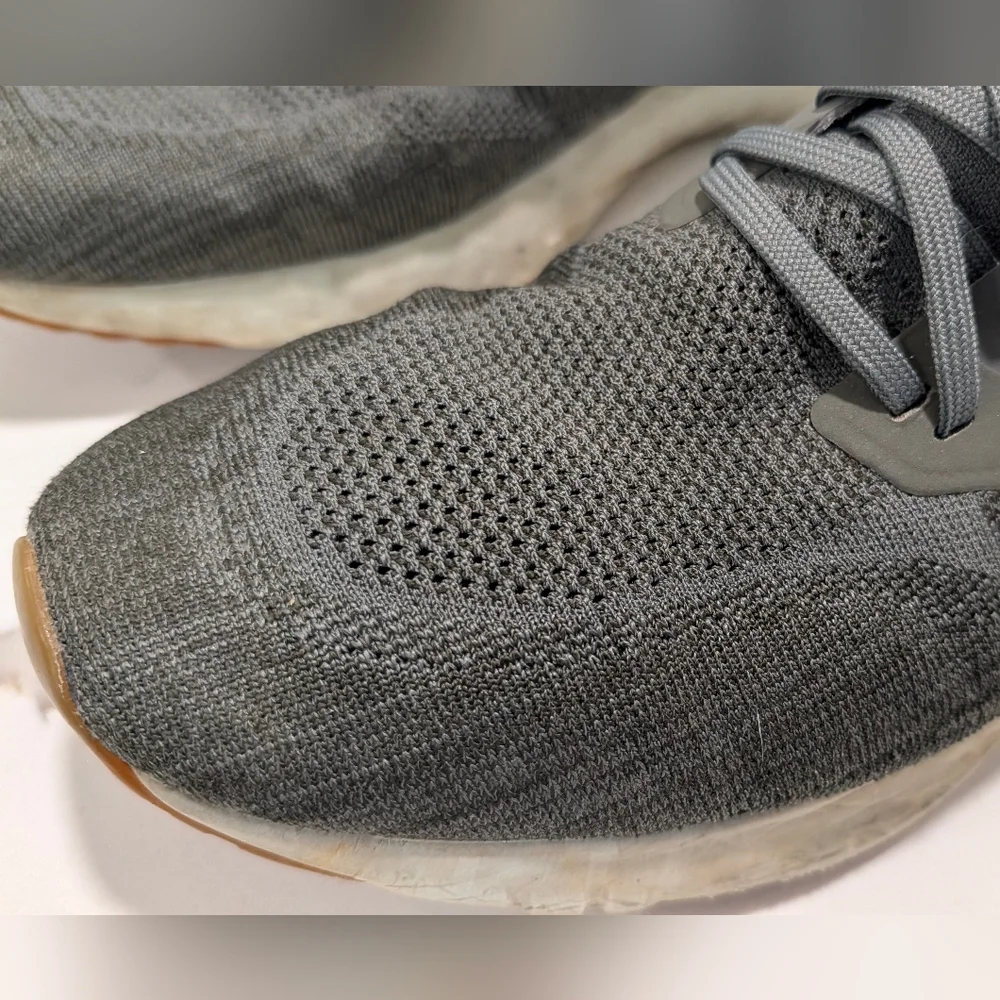 Nike Odyssey React Flyknit Size 15 Gray Low Top Runner Walking Shoes Sneakers
